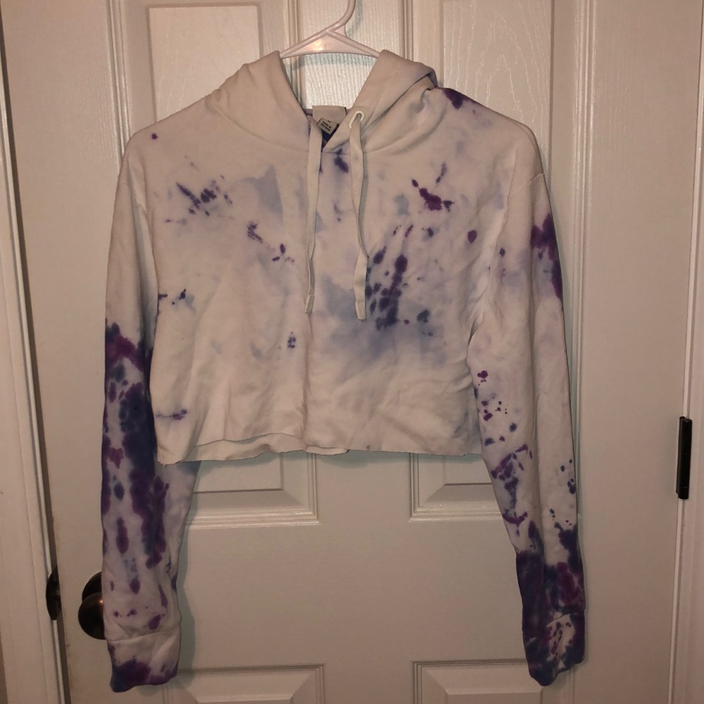 tie dye-cropped hoodie
